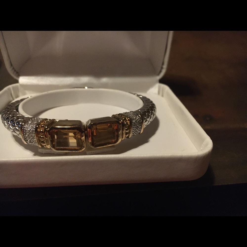 Necklace and bracelet